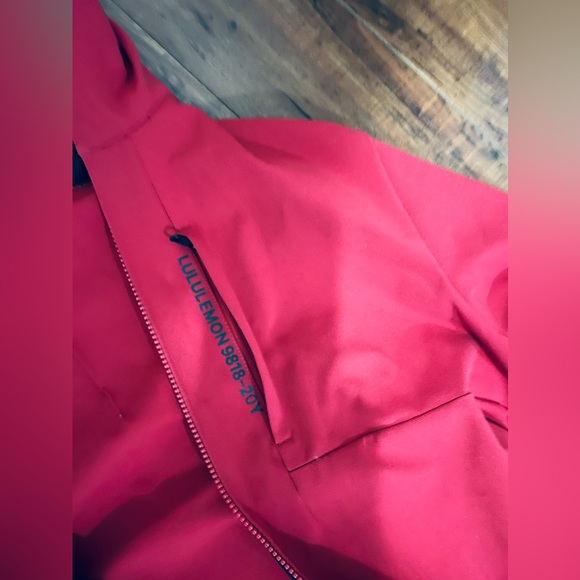 Lululemon Sojourn Hoodie *20Y Collection - Picture 10 of 11